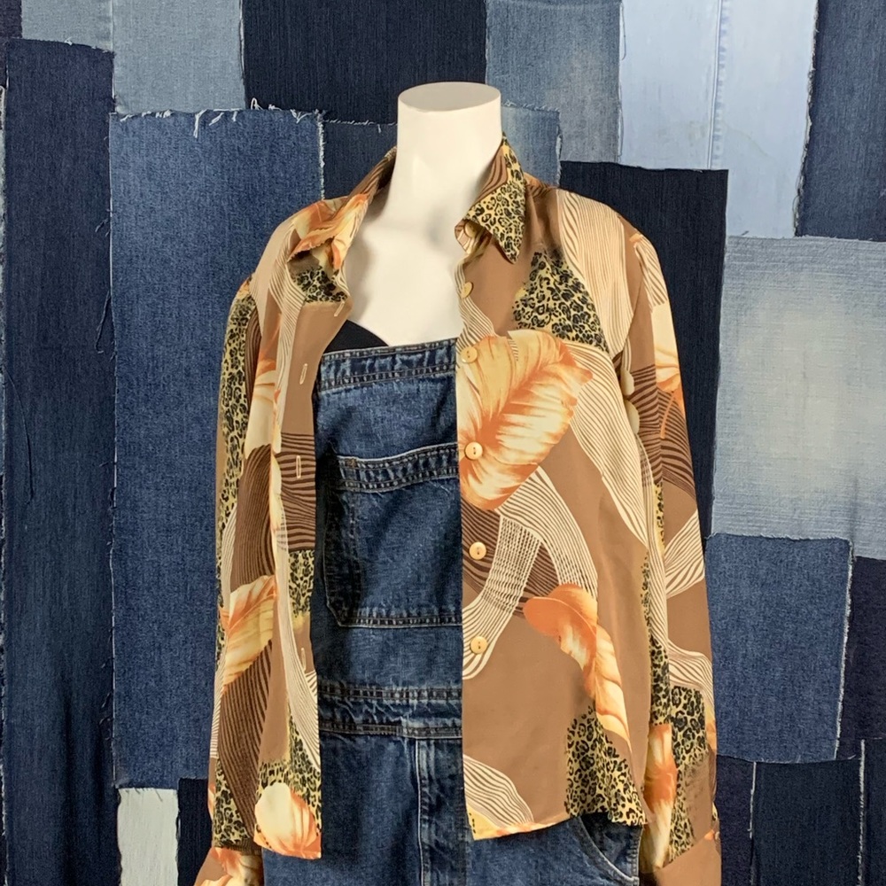 Button Down Long Sleeve Animal/Leafy Abstract Blouse Sz 15/16 (L)